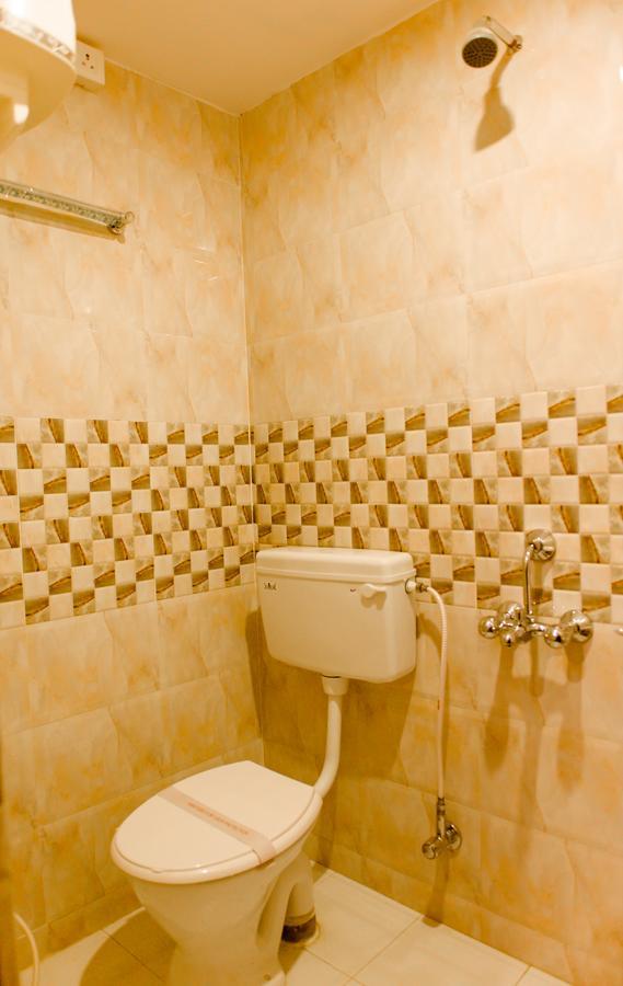 Hotel Mm Гувахати Екстериор снимка